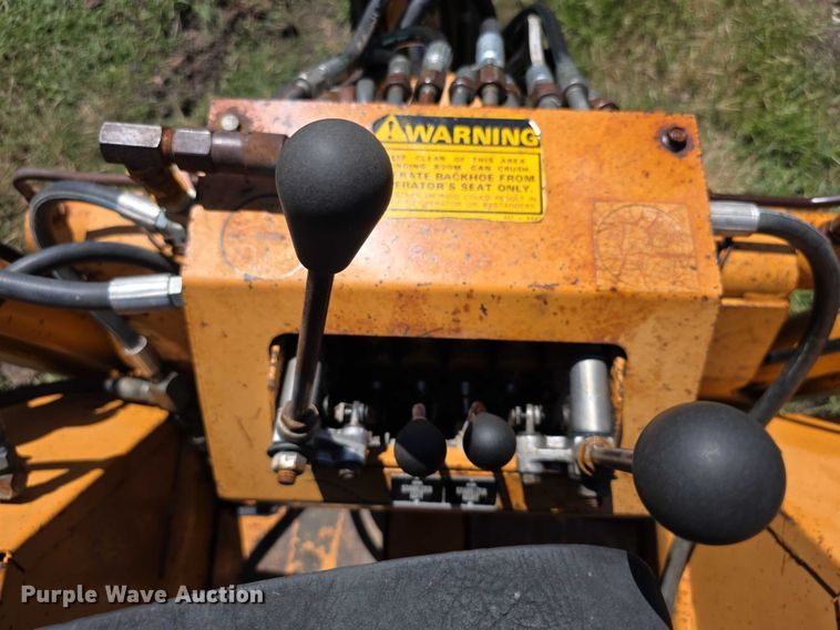 image for item EF3765 1985 Case DH4B trencher