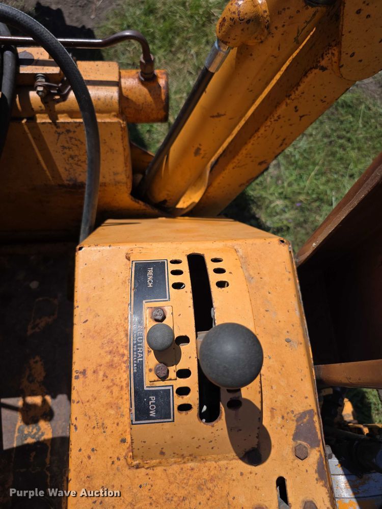 image for item EF3765 1985 Case DH4B trencher
