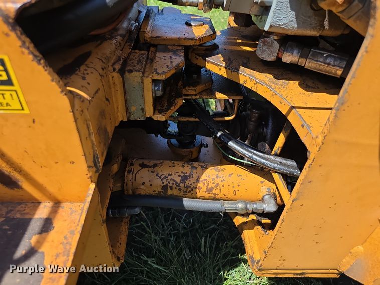 image for item EF3765 1985 Case DH4B trencher