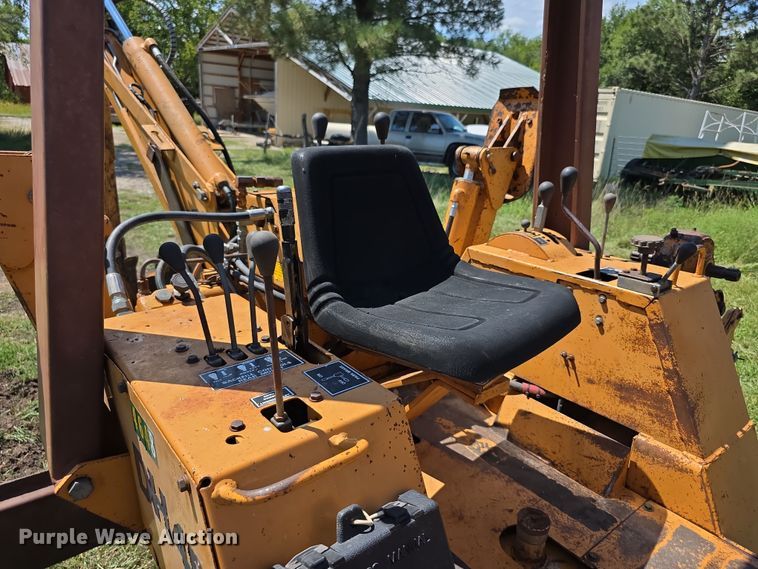 image for item EF3765 1985 Case DH4B trencher