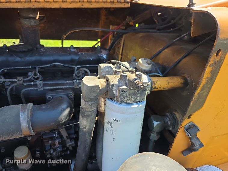 image for item EF3765 1985 Case DH4B trencher