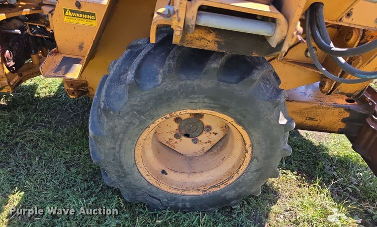 image for item EF3765 1985 Case DH4B trencher