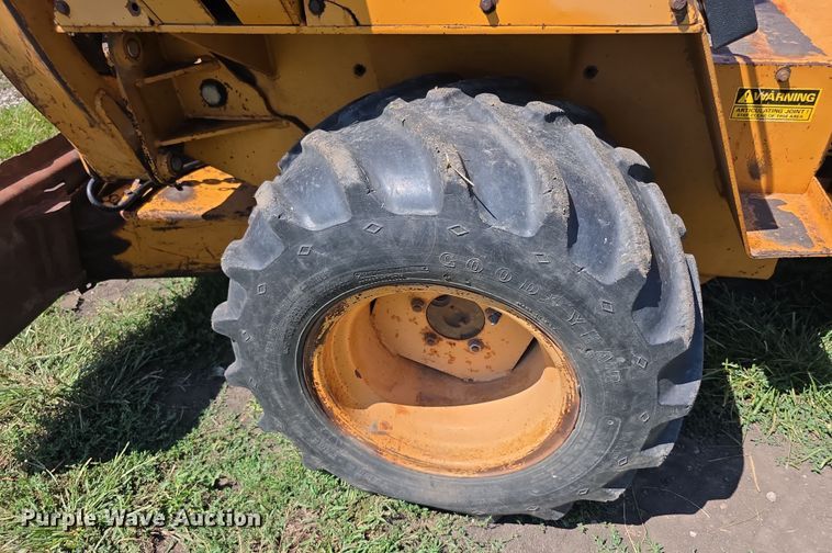 image for item EF3765 1985 Case DH4B trencher