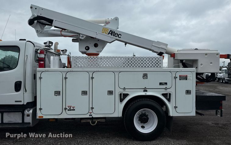 image for item EG5915 2007 Freightliner Business Class M2 bucket truck