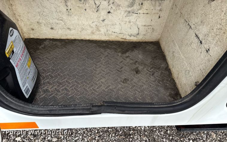 image for item EG5915 2007 Freightliner Business Class M2 bucket truck