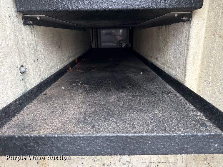 image for item EG5915 2007 Freightliner Business Class M2 bucket truck