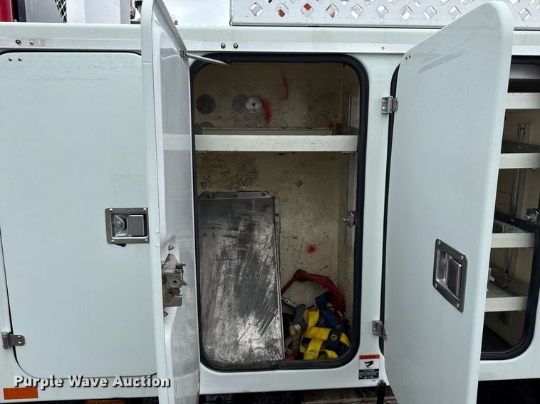 image for item EG5915 2007 Freightliner Business Class M2 bucket truck