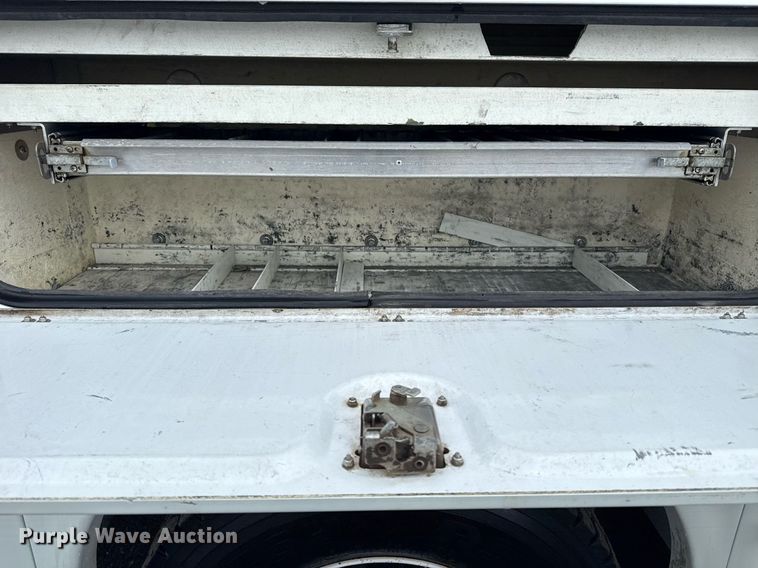 image for item EG5915 2007 Freightliner Business Class M2 bucket truck