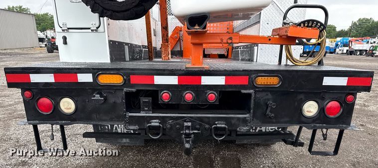 image for item EG5915 2007 Freightliner Business Class M2 bucket truck