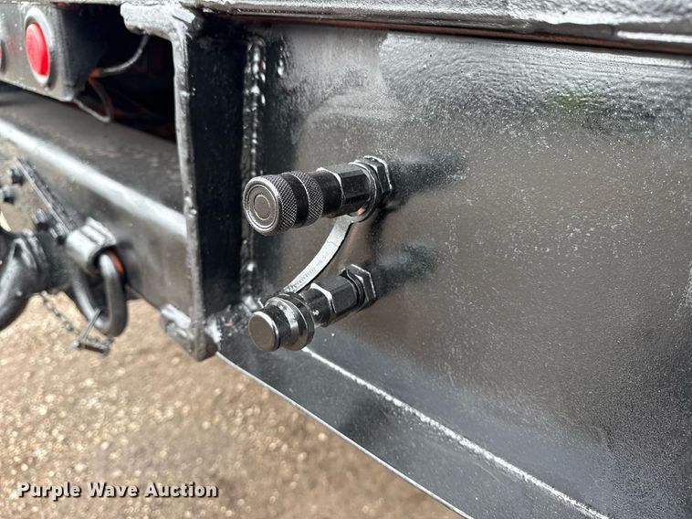 image for item EG5915 2007 Freightliner Business Class M2 bucket truck