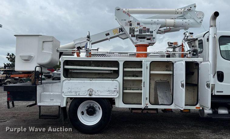 image for item EG5915 2007 Freightliner Business Class M2 bucket truck