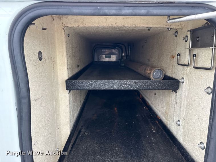 image for item EG5915 2007 Freightliner Business Class M2 bucket truck