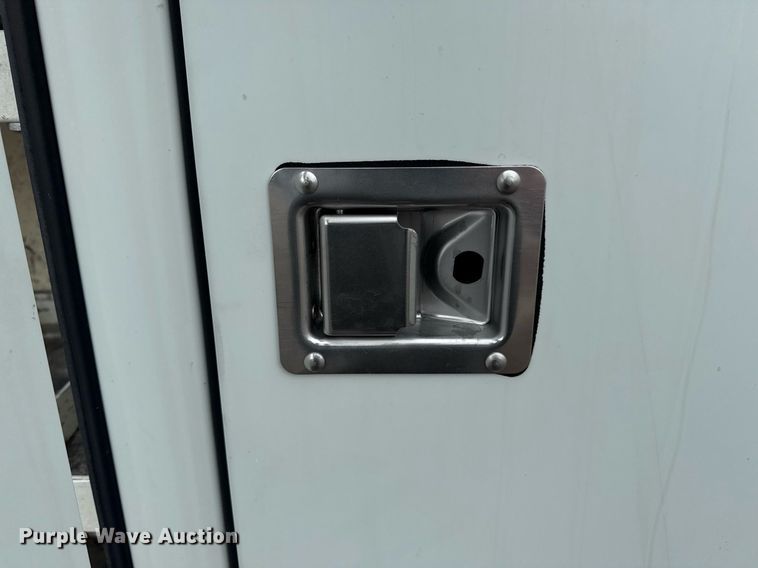 image for item EG5915 2007 Freightliner Business Class M2 bucket truck