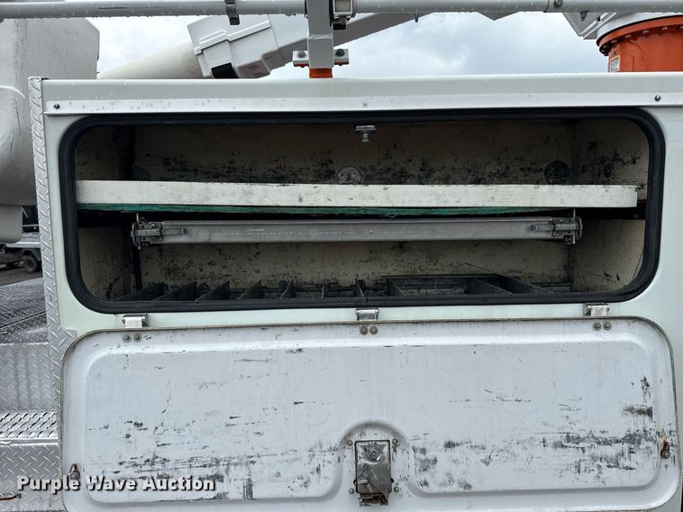 image for item EG5915 2007 Freightliner Business Class M2 bucket truck