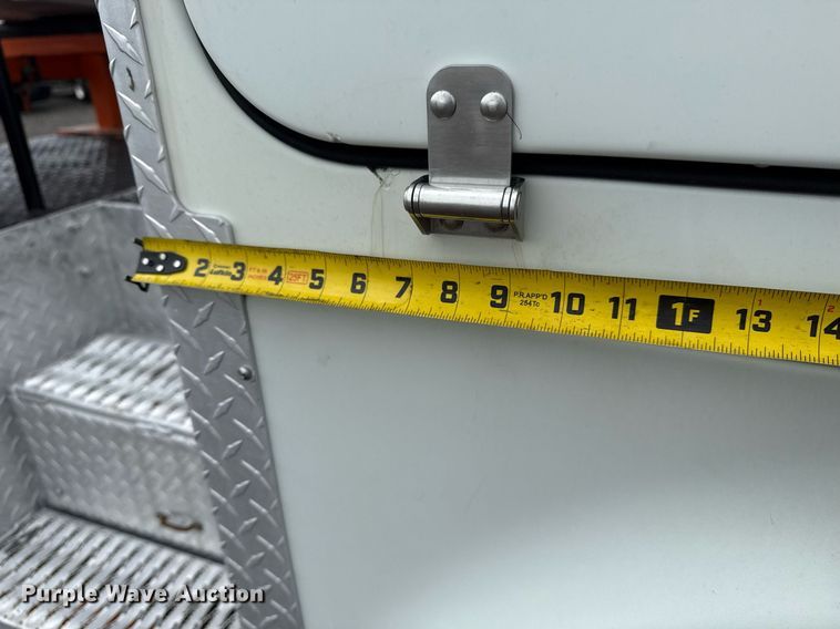 image for item EG5915 2007 Freightliner Business Class M2 bucket truck