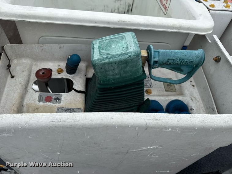 image for item EG5915 2007 Freightliner Business Class M2 bucket truck