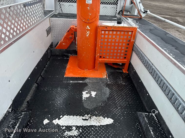 image for item EG5915 2007 Freightliner Business Class M2 bucket truck