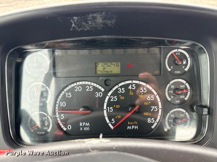 image for item EG5915 2007 Freightliner Business Class M2 bucket truck