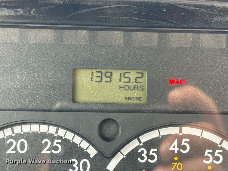 image for item EG5915 2007 Freightliner Business Class M2 bucket truck