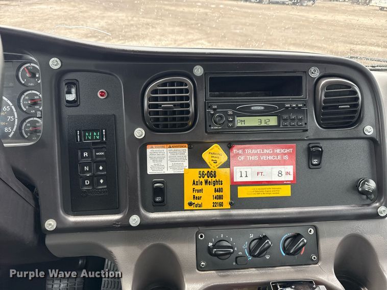 image for item EG5915 2007 Freightliner Business Class M2 bucket truck