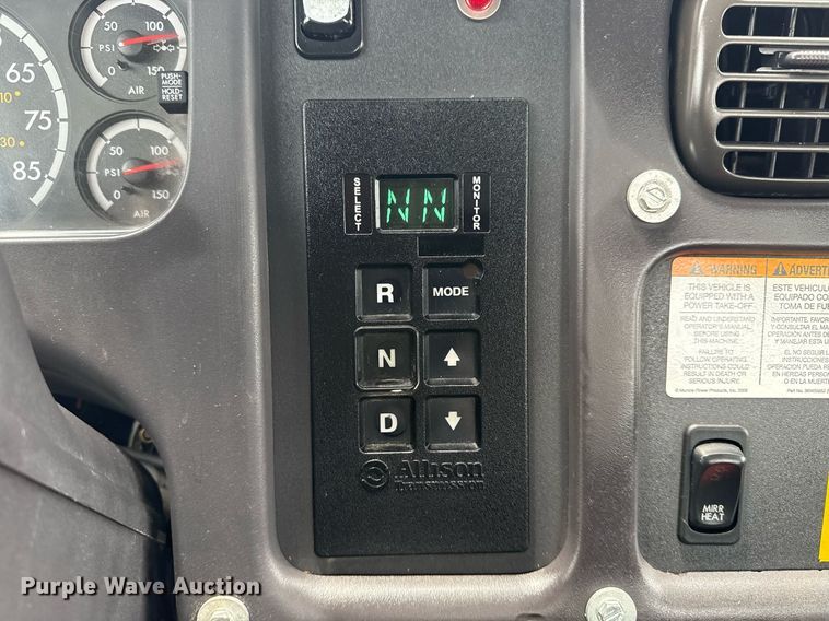 image for item EG5915 2007 Freightliner Business Class M2 bucket truck