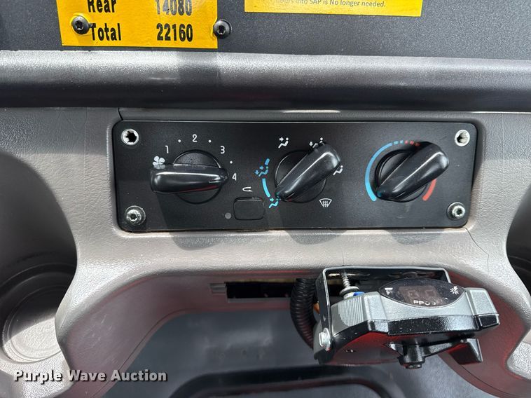 image for item EG5915 2007 Freightliner Business Class M2 bucket truck