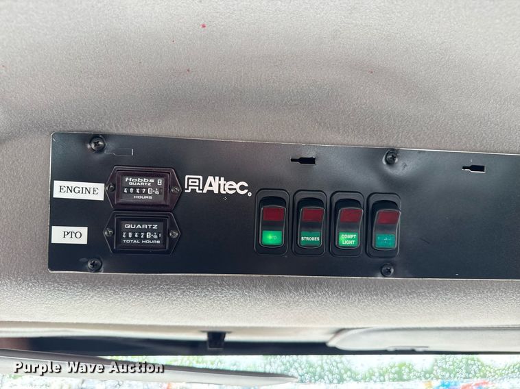 image for item EG5915 2007 Freightliner Business Class M2 bucket truck