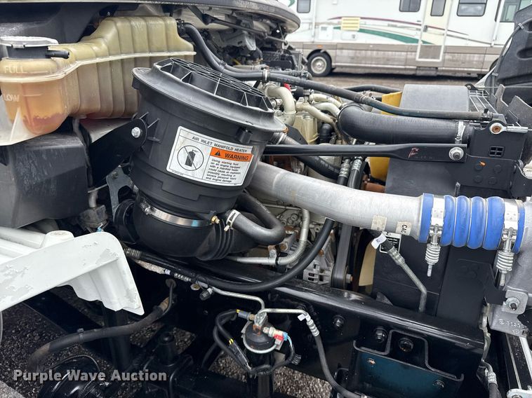 image for item EG5915 2007 Freightliner Business Class M2 bucket truck