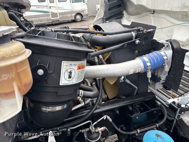 image for item EG5915 2007 Freightliner Business Class M2 bucket truck