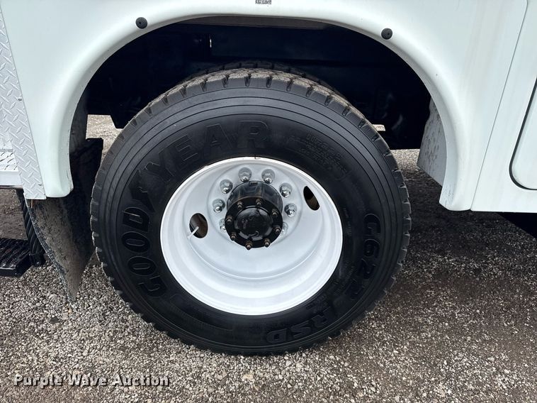 image for item EG5915 2007 Freightliner Business Class M2 bucket truck