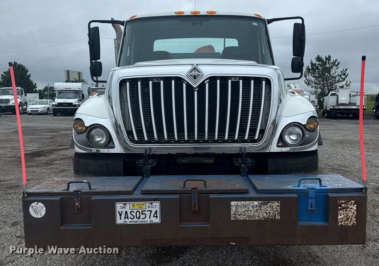 image for item EG5923 2009 International 7500 crane truck