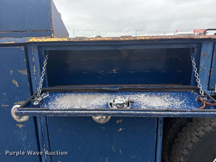 image for item EG5923 2009 International 7500 crane truck