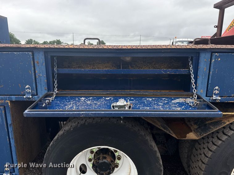 image for item EG5923 2009 International 7500 crane truck