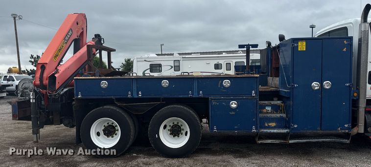 image for item EG5923 2009 International 7500 crane truck