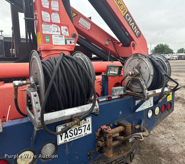 image for item EG5923 2009 International 7500 crane truck