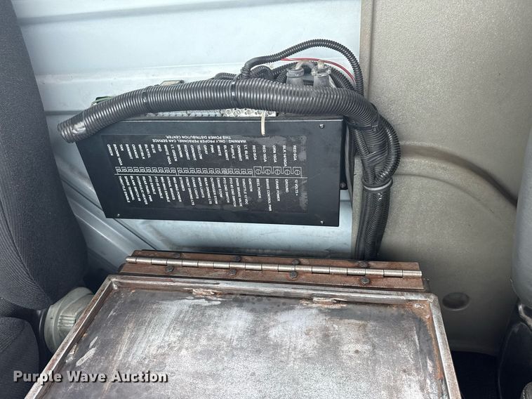 image for item EG5923 2009 International 7500 crane truck