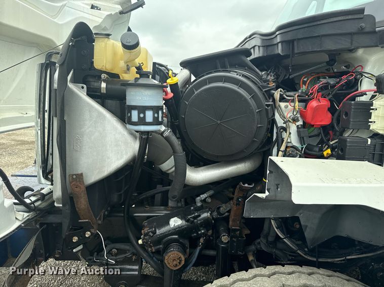 image for item EG5923 2009 International 7500 crane truck