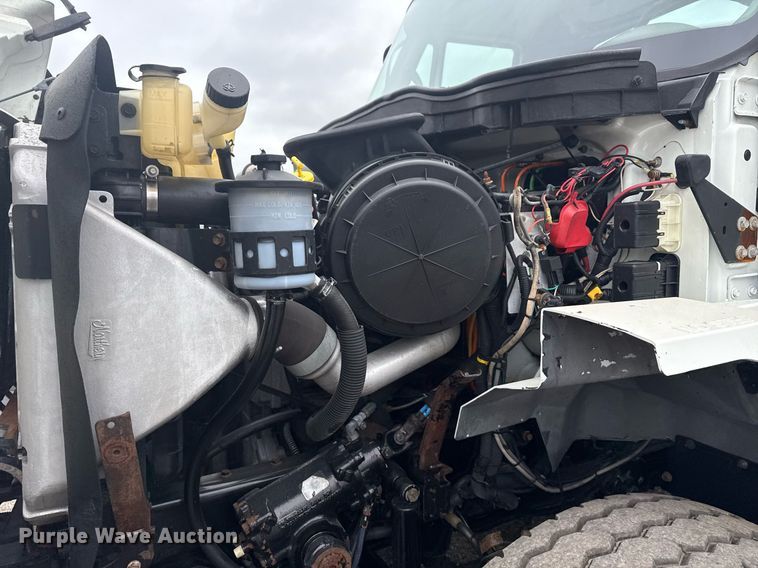 image for item EG5923 2009 International 7500 crane truck