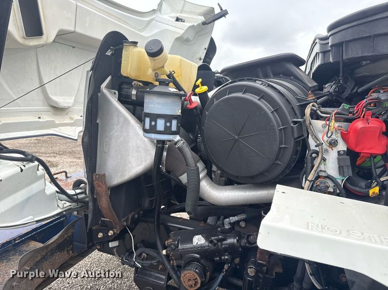 image for item EG5923 2009 International 7500 crane truck