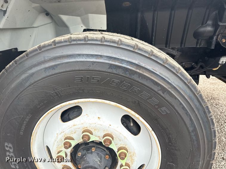 image for item EG5923 2009 International 7500 crane truck