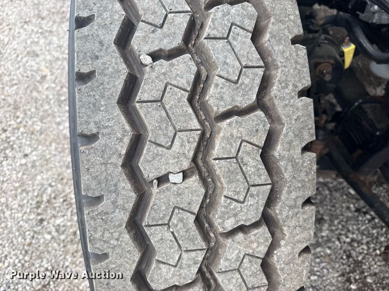 image for item EG5923 2009 International 7500 crane truck