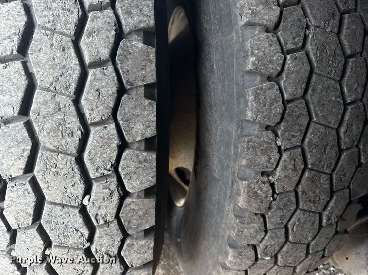 image for item EG5923 2009 International 7500 crane truck