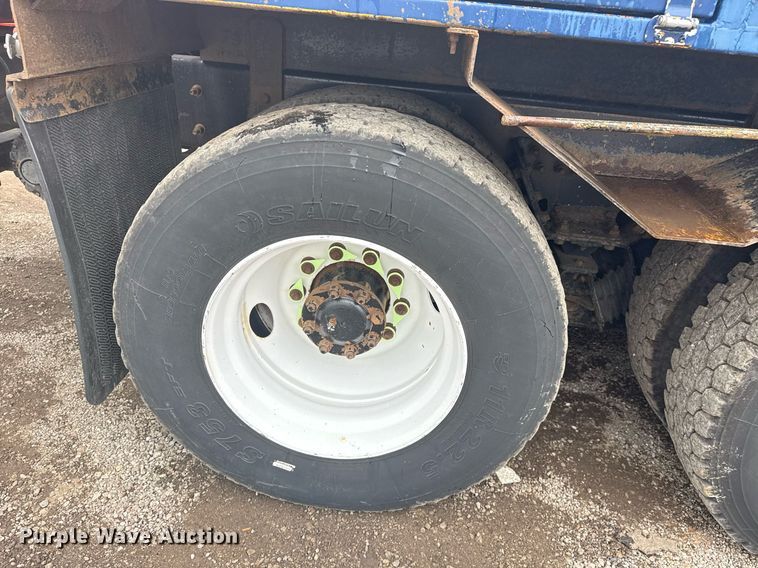 image for item EG5923 2009 International 7500 crane truck