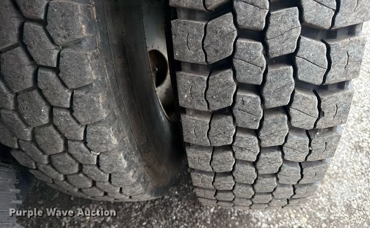 image for item EG5923 2009 International 7500 crane truck