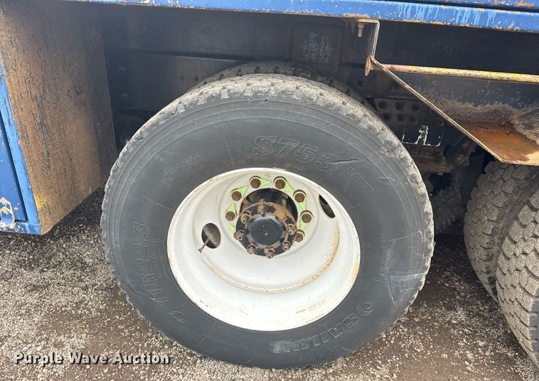 image for item EG5923 2009 International 7500 crane truck