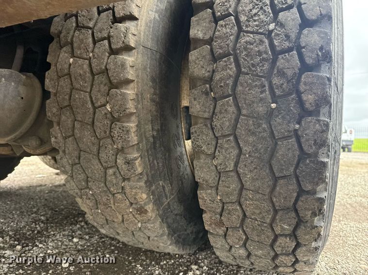 image for item EG5923 2009 International 7500 crane truck