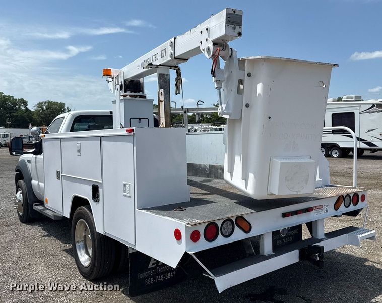 image for item EG5987 2006 Ford F450 Super Duty bucket truck