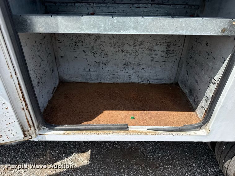 image for item EG5987 2006 Ford F450 Super Duty bucket truck