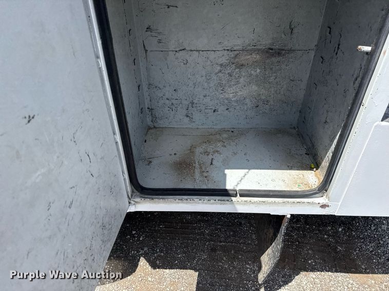 image for item EG5987 2006 Ford F450 Super Duty bucket truck