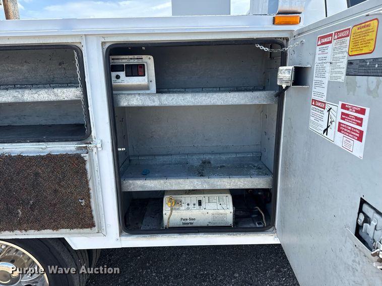 image for item EG5987 2006 Ford F450 Super Duty bucket truck